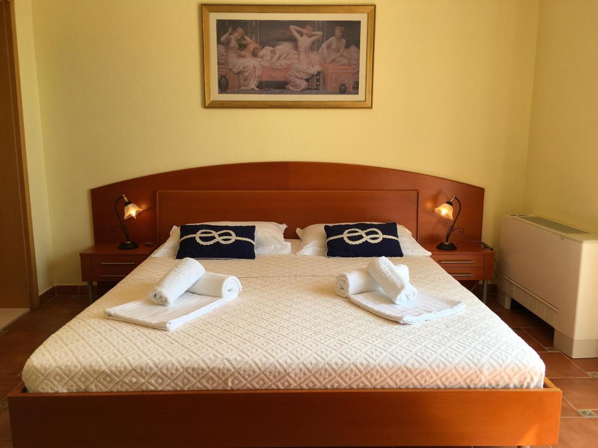 Apartments Villa Jadranka Adults Only โบล ภายนอก รูปภาพ