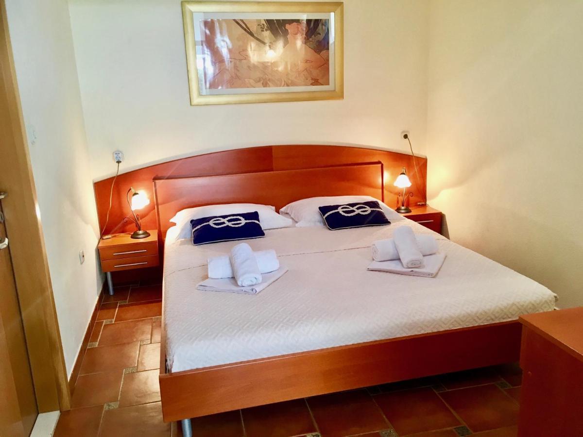 Apartments Villa Jadranka Adults Only โบล ภายนอก รูปภาพ