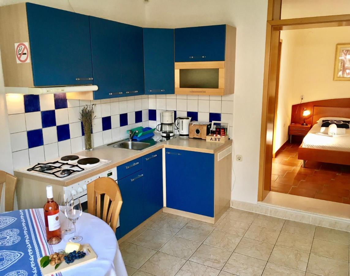 Apartments Villa Jadranka Adults Only โบล ภายนอก รูปภาพ