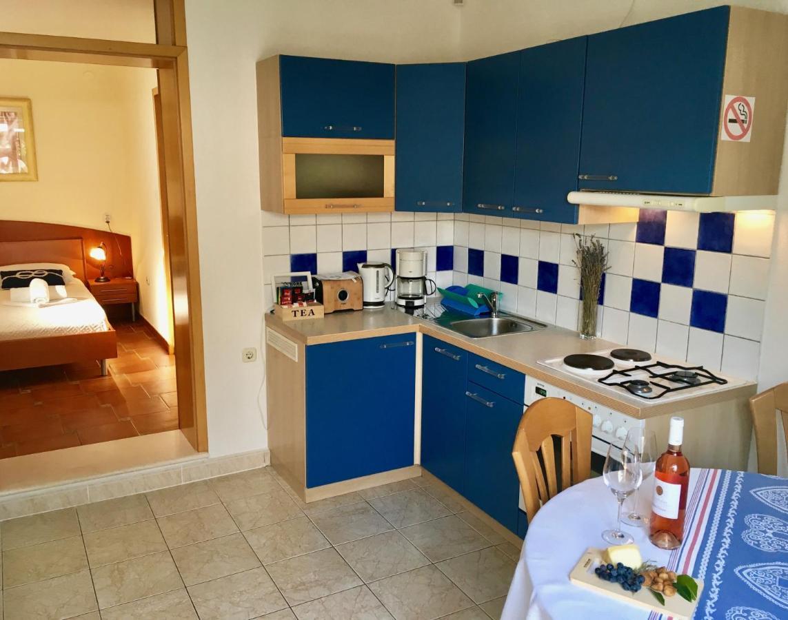 Apartments Villa Jadranka Adults Only โบล ภายนอก รูปภาพ
